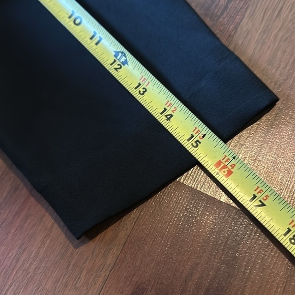 NWT Trina Turk Dance Top, Open, Off the Shoulder, Black Tie Front Size Medium - Picture 9 of 10